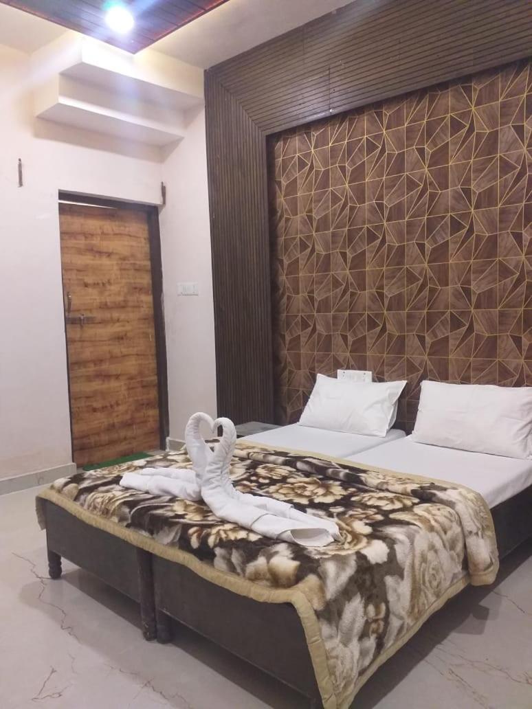 Radhe Krishna Villa Dhanwar Luaran gambar